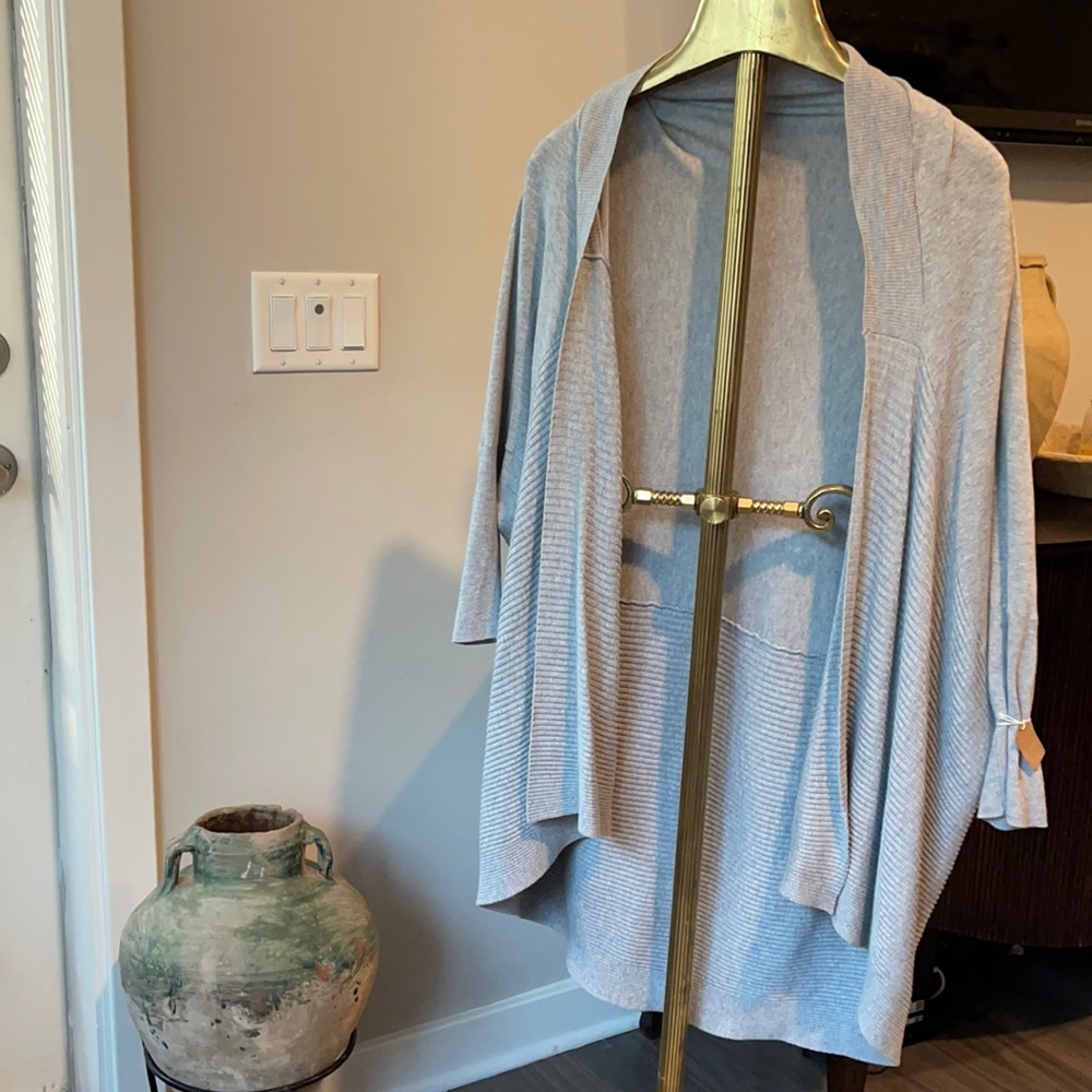 Gray sweatshirt